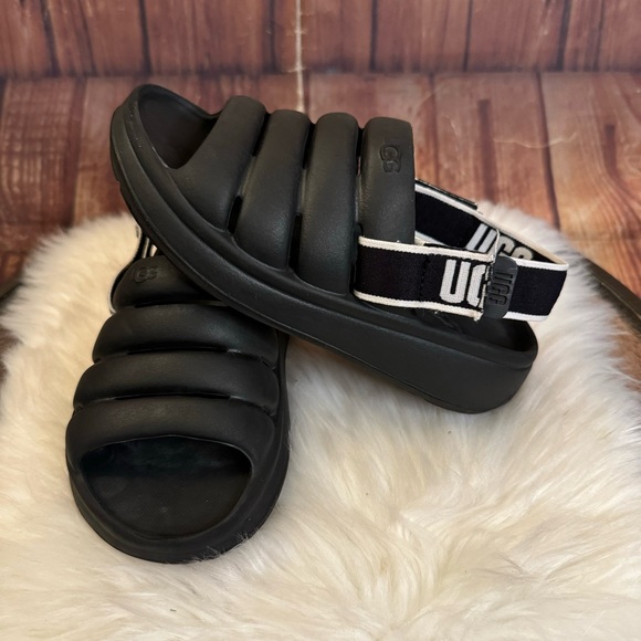 UGG Kids Sport Yeah Black Slide Sandals Size 3 - Picture 1 of 8